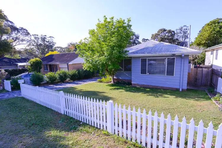 24 Grace Ave, Point Clare NSW 2250