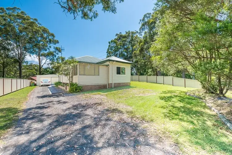 273 Avoca Dr, Kincumber NSW 2251