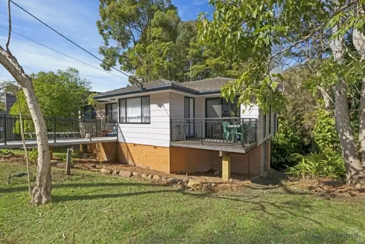 5 Walder Cres, Avoca Beach NSW 2251