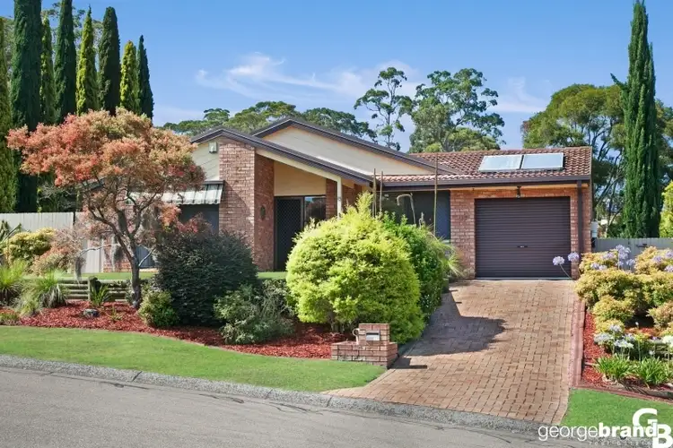 13 Woodport Cl, Green Point NSW 2251