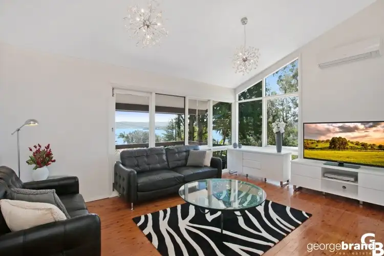 288 Avoca Dr, Green Point NSW 2251