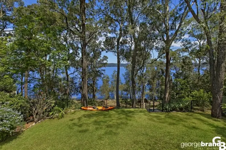 1 Pixie Avenue, Green Point NSW 2251