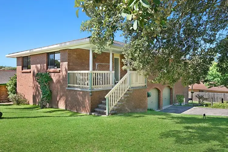 8 Woodfield Rd, Kincumber NSW 2251