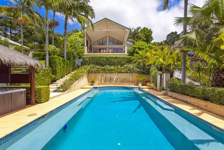 126 The Round Dr, Avoca Beach NSW 2251