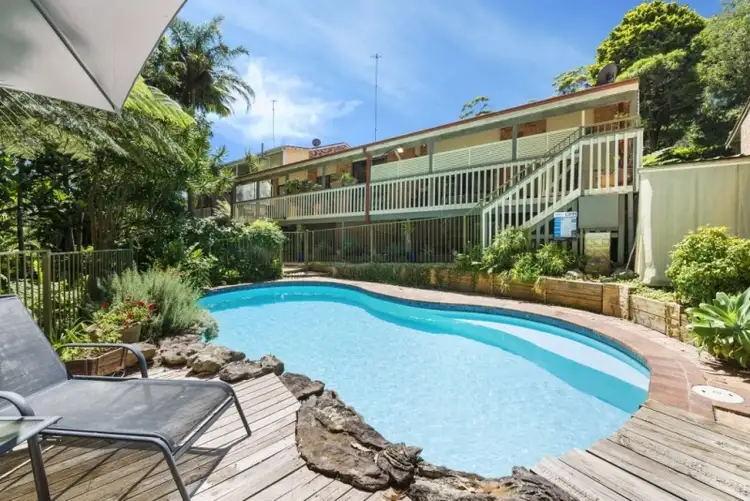 11 Reynolds Rd, Avoca Beach NSW 2251