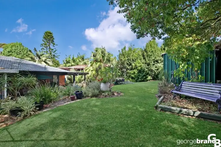 27 Cameron Cr, Kincumber NSW 2251