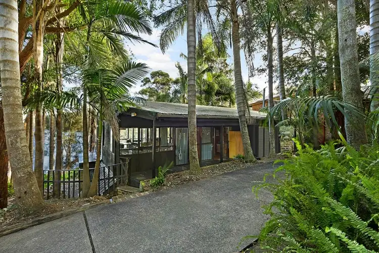 271 Del Monte Pl, Copacabana NSW 2251