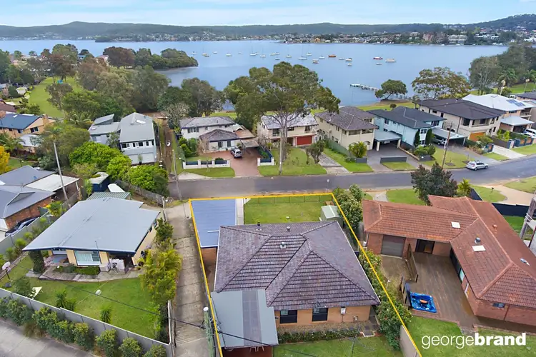 53 Asca Dr, Green Point NSW 2251