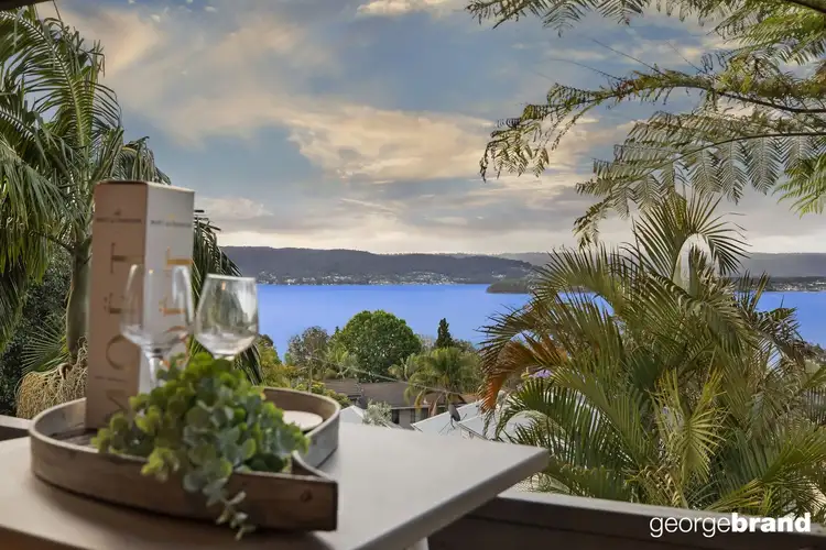 4 Leonie Parade, Green Point NSW 2251