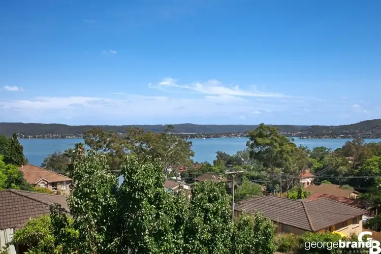 Fifth view of Homely house listing, 2 Leonie Pde, Green Point NSW 2251