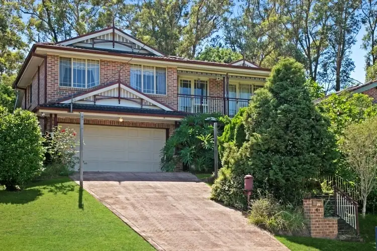4 Pixie Ave, Green Point NSW 2251