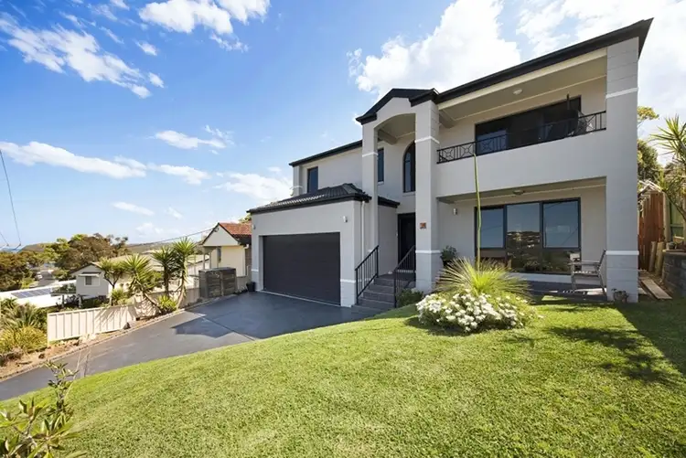 6 Munyana St, Copacabana NSW 2251