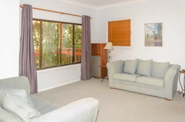 37 Carolina Park Rd, Avoca Beach NSW 2251