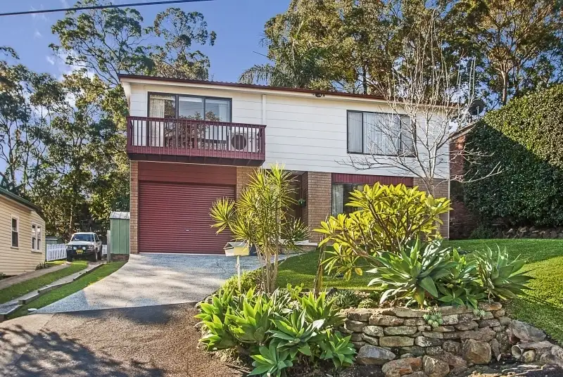 Main view of Homely house listing, 5 Broadwater Drive, Saratoga NSW 2251