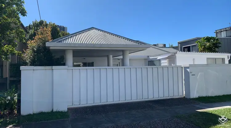 ID:21135109/31 Meron Street