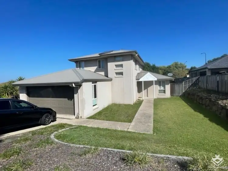 12 Lawley Crescent