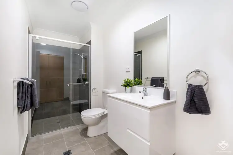 ID:21145380/6-10WhitesRoad Whites Road, Petrie QLD 4502