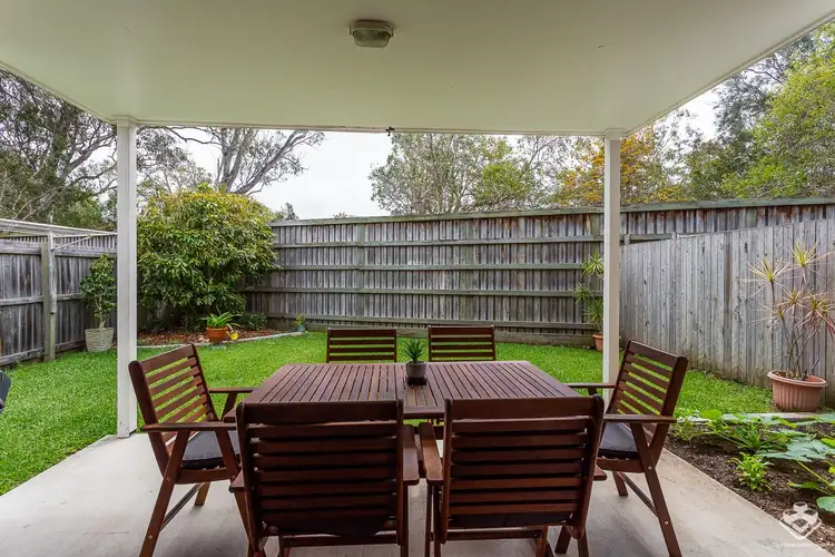 8/2316 Sandgate Road