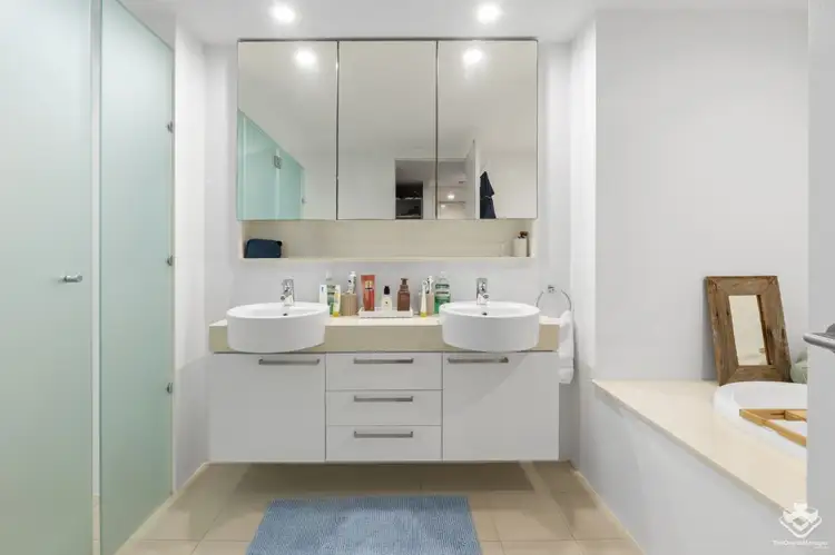 ID:21150916/323 Bayview Street, Hollywell QLD 4216
