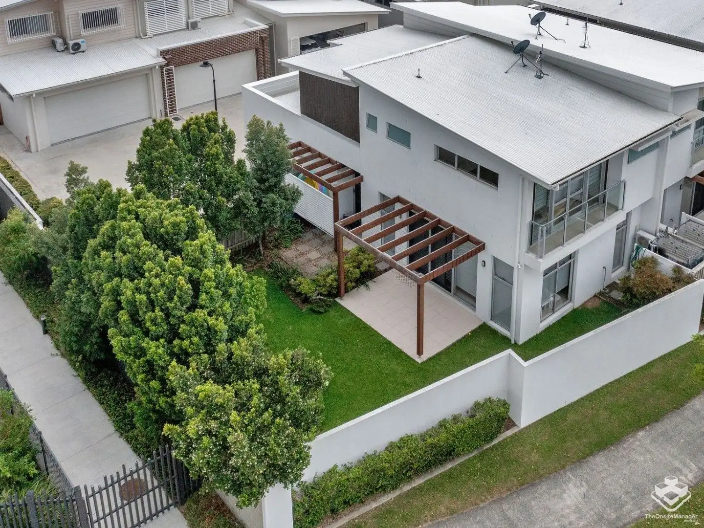 Main view of Homely townhouse listing, 10/2 Waters Close, Hope Island QLD 4212