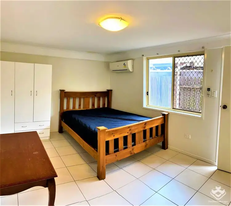 5 Chadford Street