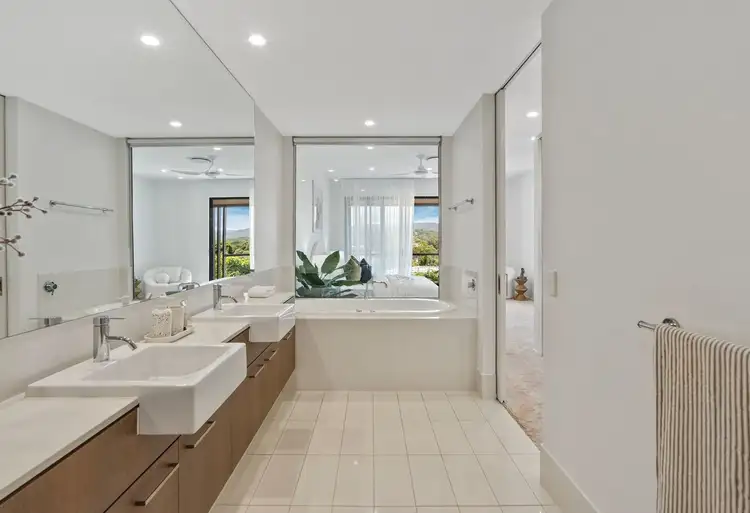ID:21152995/310 Easthill Drive, Robina QLD 4226