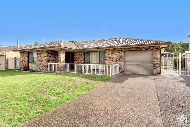 33 Shoreline Drive, Fingal Bay NSW 2315
