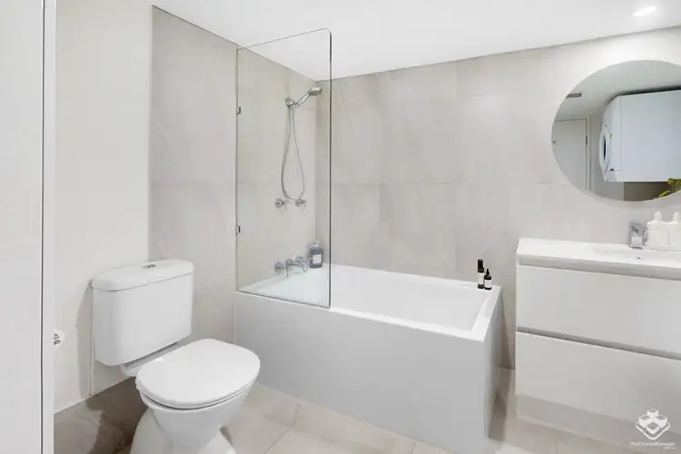 Fifth view of Homely unit listing, Unit1/78-80 Stanhill Drive, Chevron Island QLD 4217