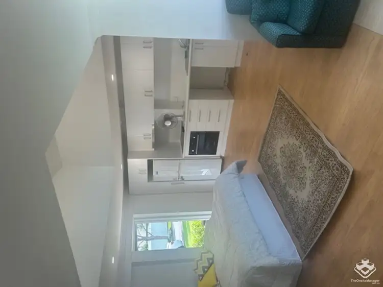 2 Noella Court, Bundall QLD 4217