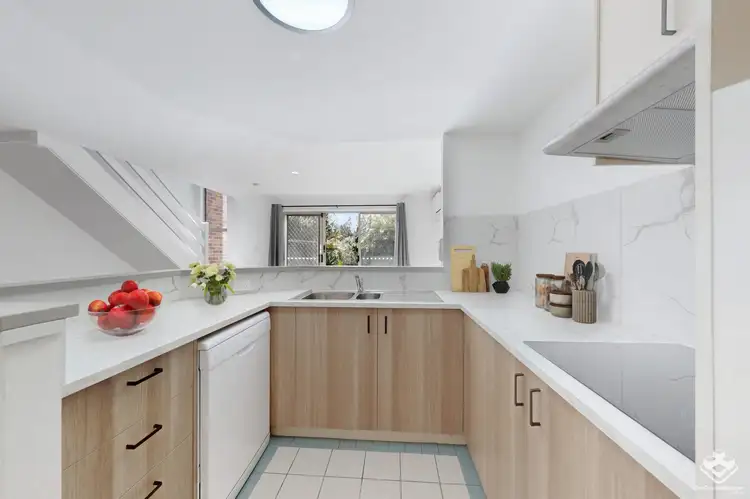 20/75 Brown Street, Labrador QLD 4215