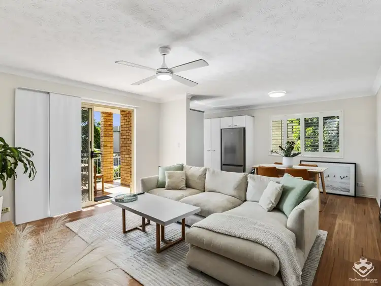 4/10 Macaulay Street, Coorparoo QLD 4151