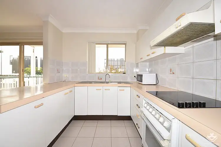 4/169 Sir Fred Schonell Drive, St Lucia QLD 4067