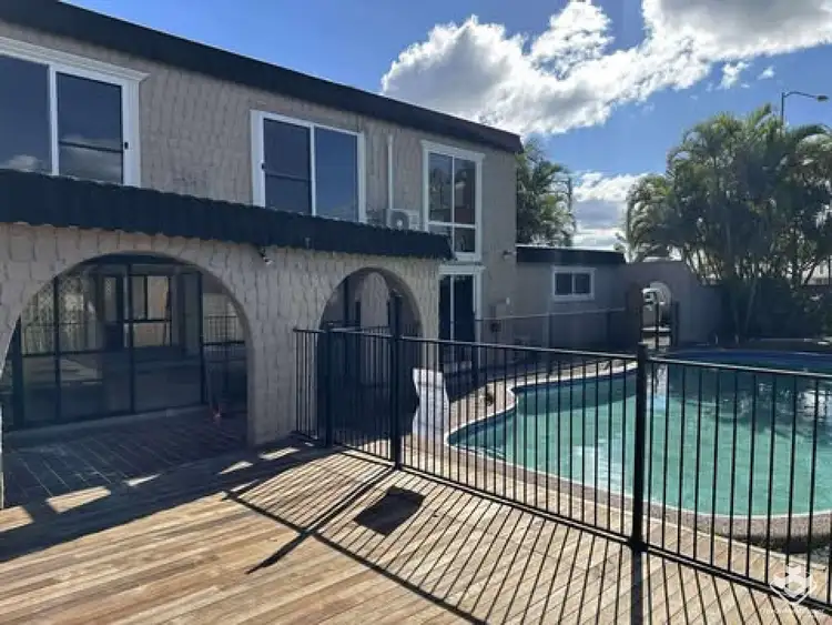 42 Markeri Street, Mermaid Waters QLD 4218