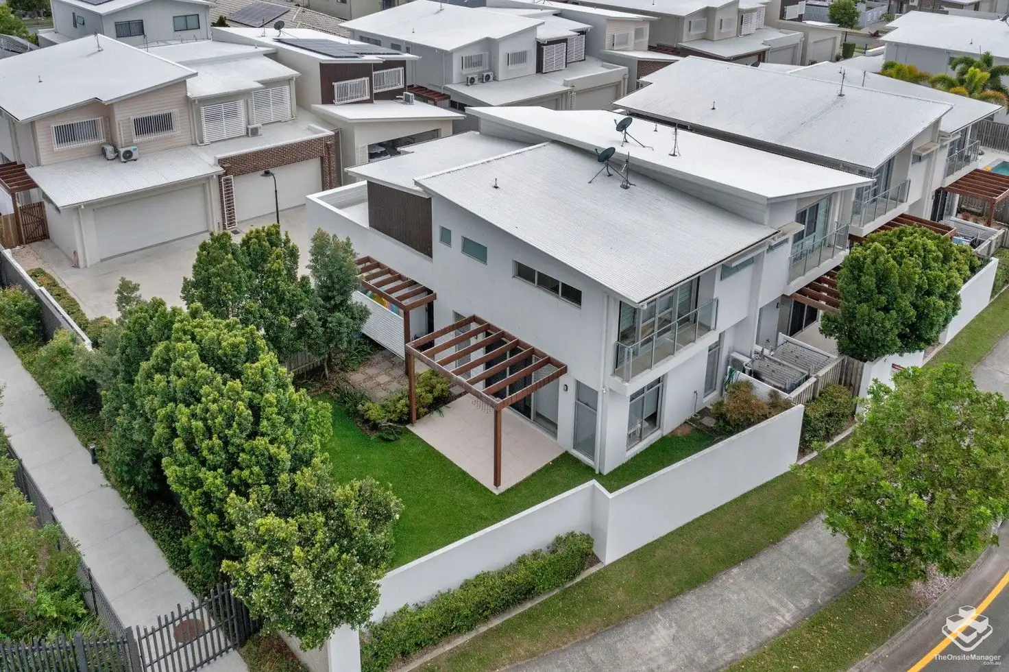 Main view of Homely townhouse listing, 10/2 Waters Close, Hope Island QLD 4212