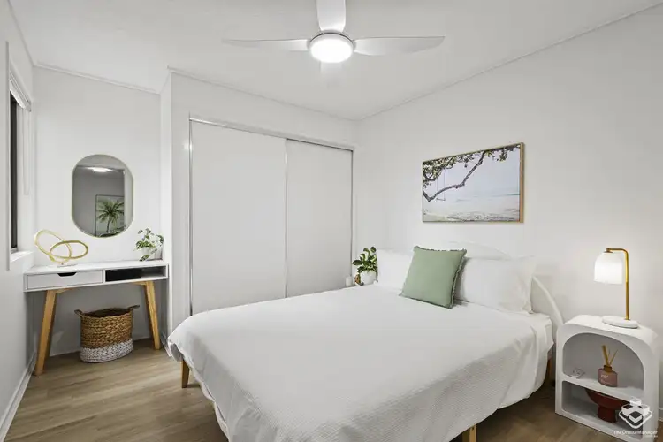 27/4 Grand Parade, Kawana Island QLD 4575