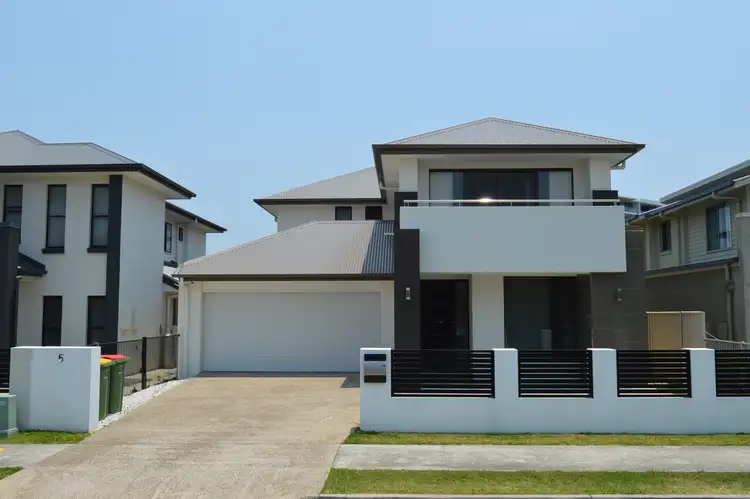 5 Jurien Crescent, Varsity Lakes QLD 4227