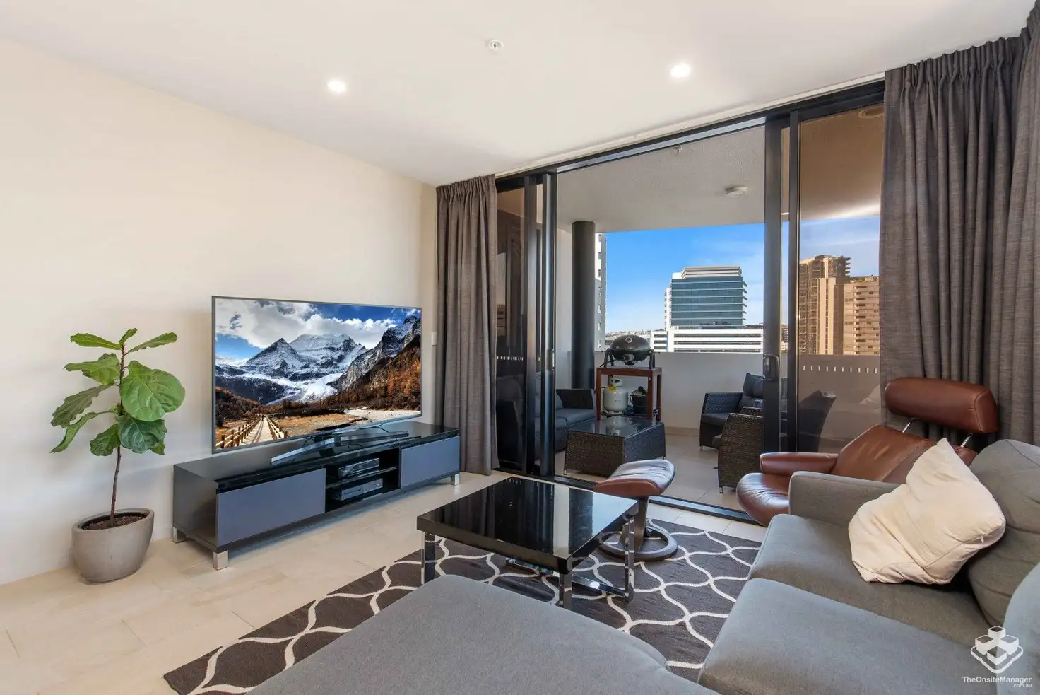 Main view of Homely unit listing, 006/27 Commercial Road, Newstead QLD 4006