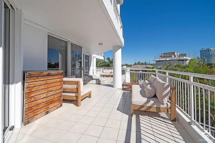 4/11-17 Hughes Avenue, Main Beach QLD 4217
