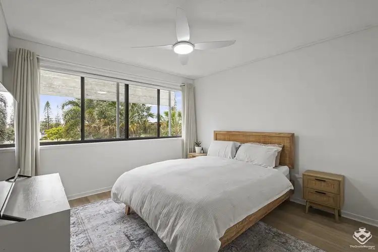27/4 Grand Parade, Kawana Island QLD 4575