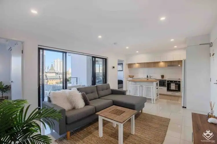 ID:21160273/9 Hooker Boulevard, Broadbeach Waters QLD 4218