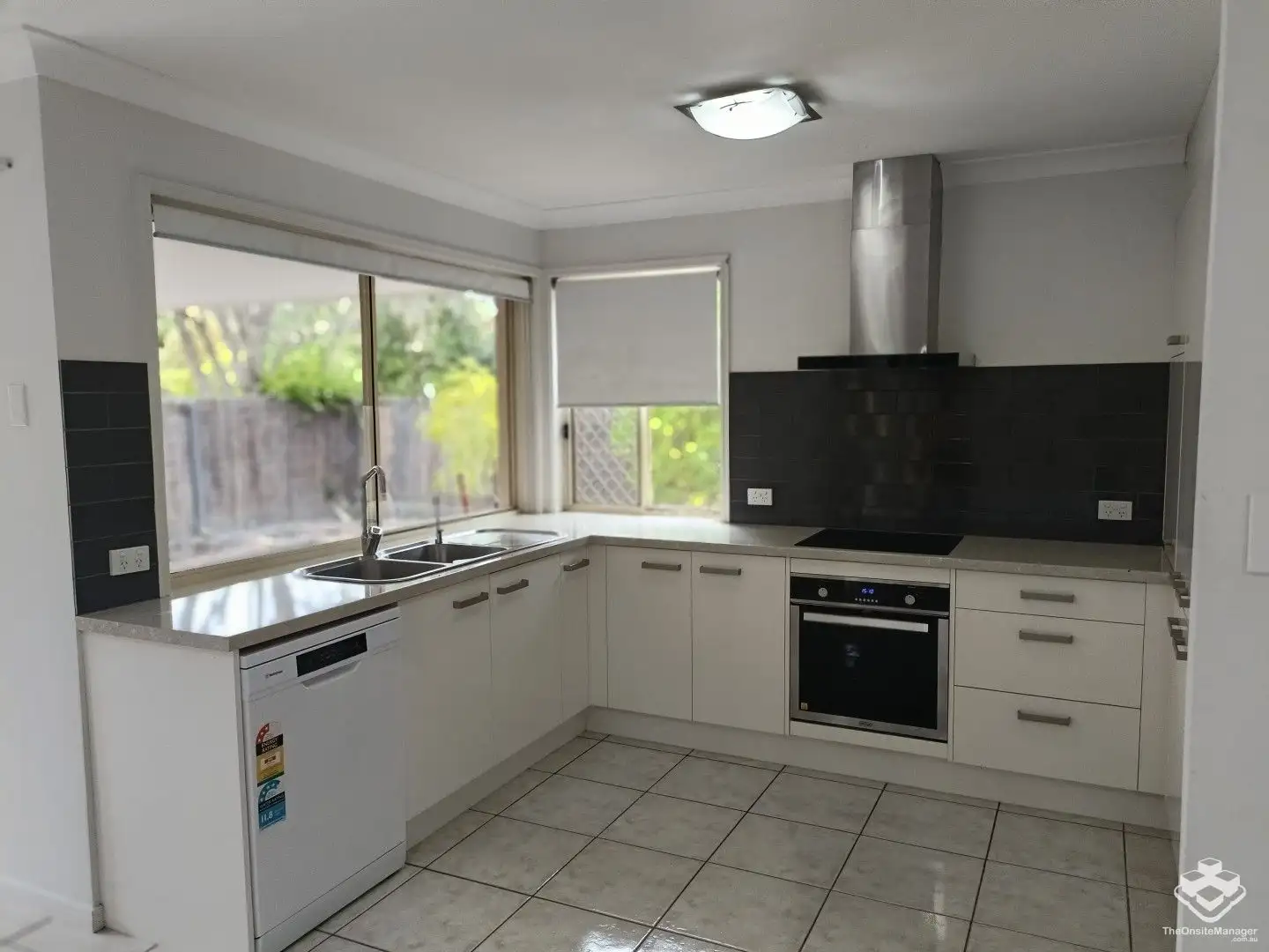 Main view of Homely townhouse listing, ID:21160814/113 Arundel Drive, Arundel QLD 4214