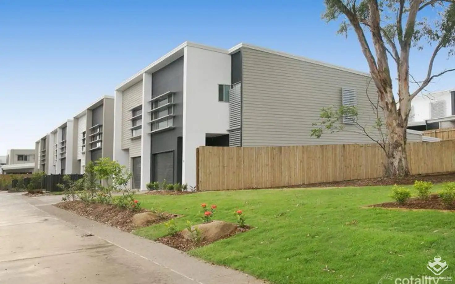 Main view of Homely townhouse listing, 15/10 Lakewood Avenue, Parkinson QLD 4115