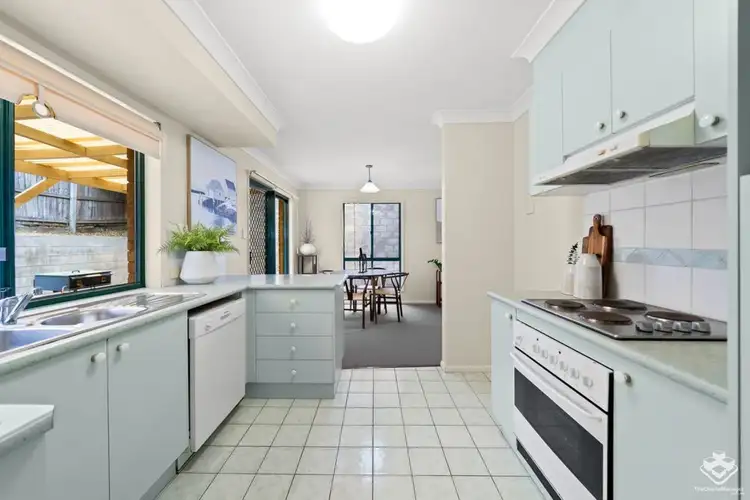 Sixth view of Homely townhouse listing, 2/90 Oakleaf Street, Eight Mile Plains QLD 4113