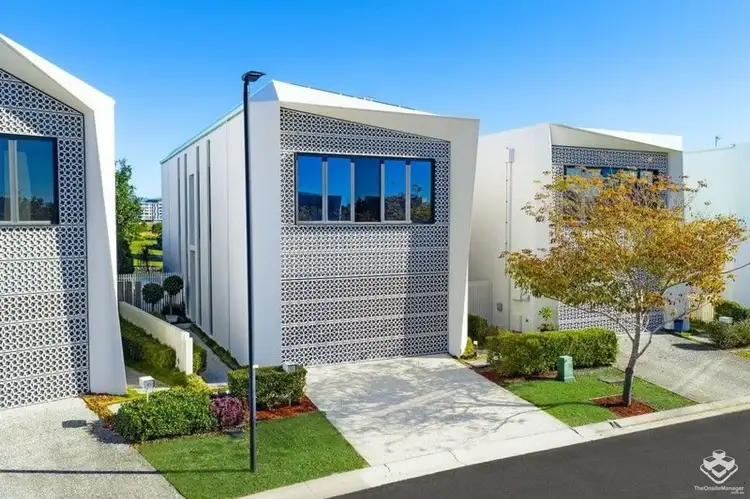 17 Concourse Drive, Mermaid Waters QLD 4218