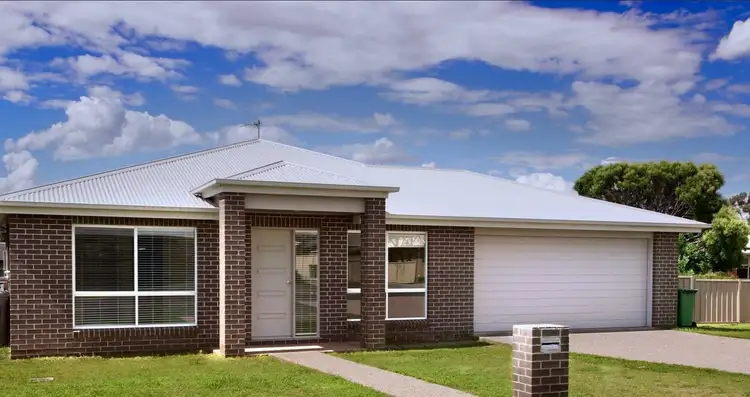 3 Clive Street, Oakey QLD 4401