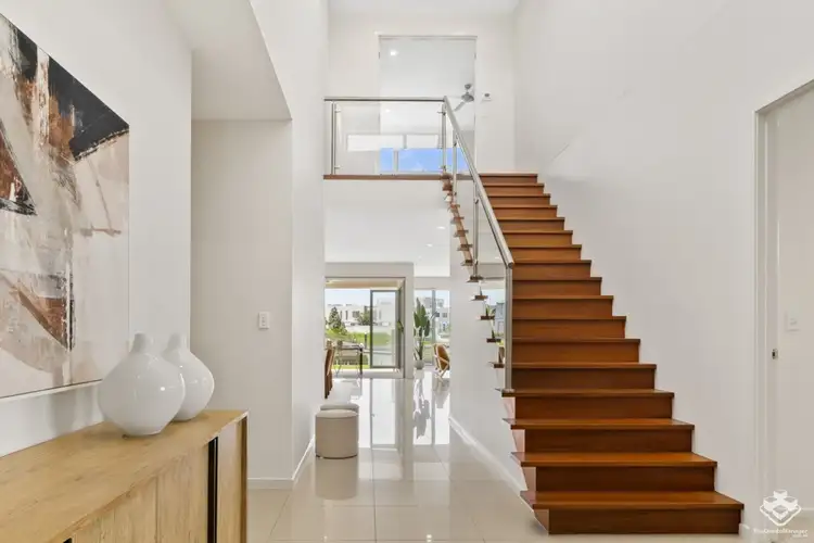 1073 Edgecliff Drive, Hope Island QLD 4212