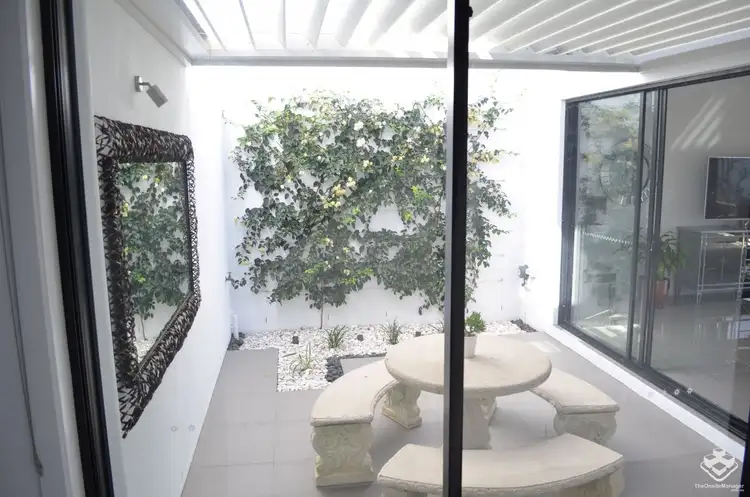 24/323 Bayview Street