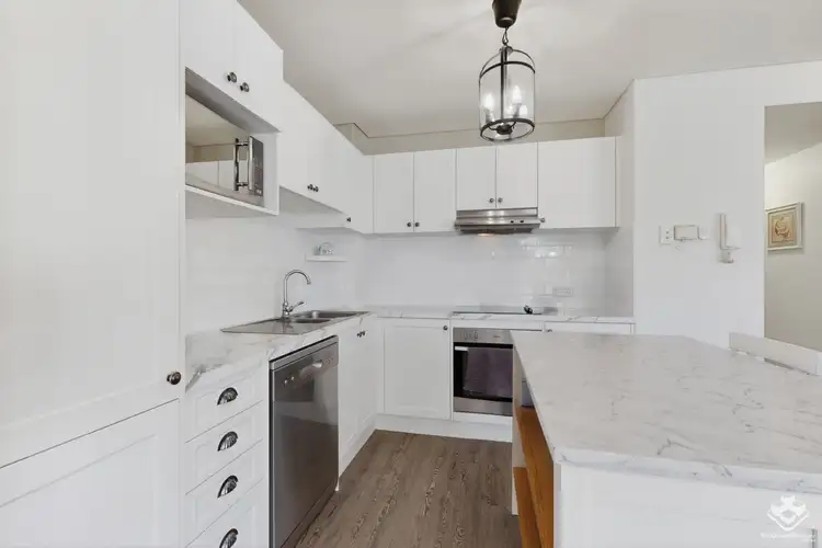 Fifth view of Homely unit listing, Unit3/142 Stanhill Drive, Chevron Island QLD 4217