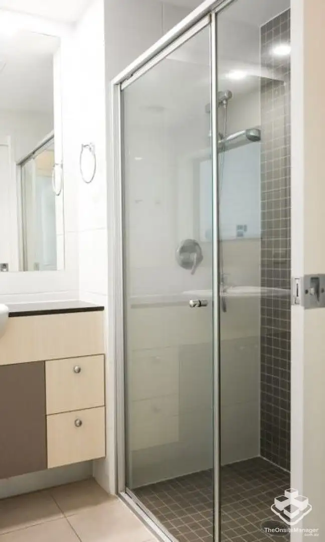 ID:21166506/21-31CypressAvenuew Cypress Avenue, Surfers Paradise QLD 4217