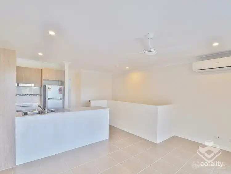138 Springfield Lakes Boulevard
